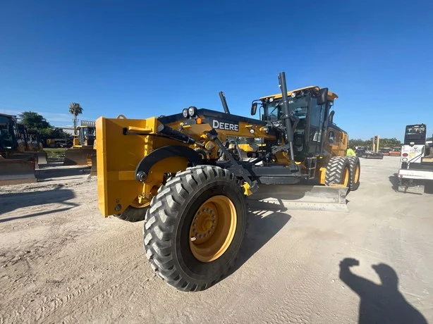 2023 DEERE 620G